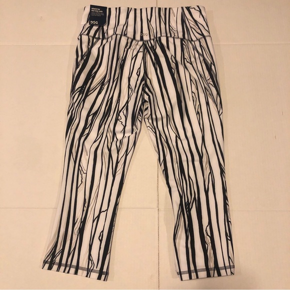 DSG Women's Size Medium Momentum High Rise Capris Legging Black And White - Picture 10 of 13